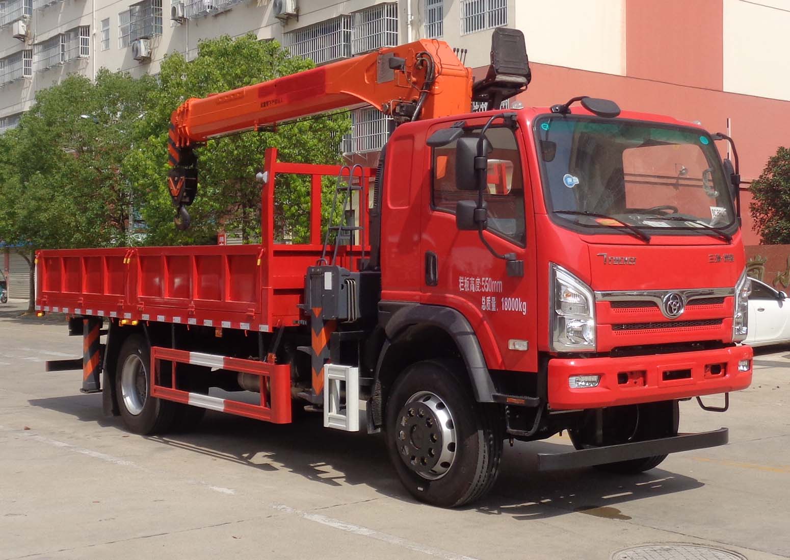 程力威牌CLW5180JSQCGC型隨車(chē)起重運(yùn)輸車(chē)